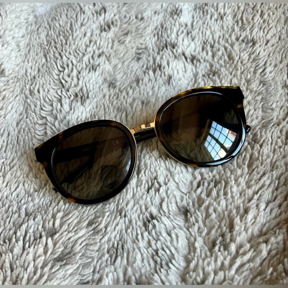 Tory Burch Sunglasses - Picture 3 of 9